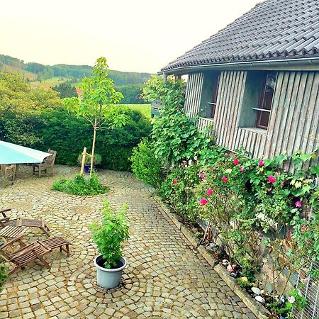 Kleines Haus Mitten In Der Natur Mit Eigener Terrasse Und Sonnenbalkon Halver Eksteriør billede