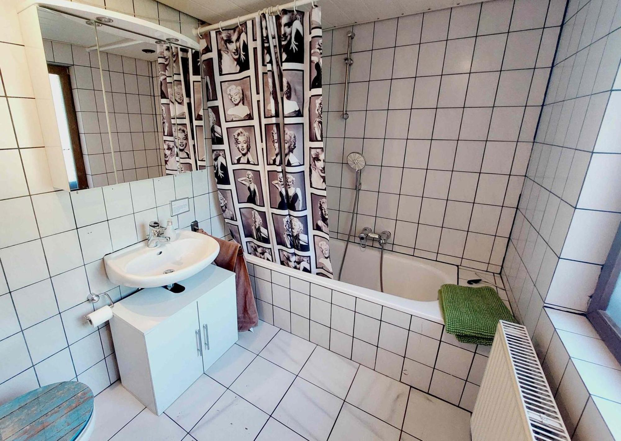 Kleines Haus Mitten In Der Natur Mit Eigener Terrasse Und Sonnenbalkon Halver Eksteriør billede