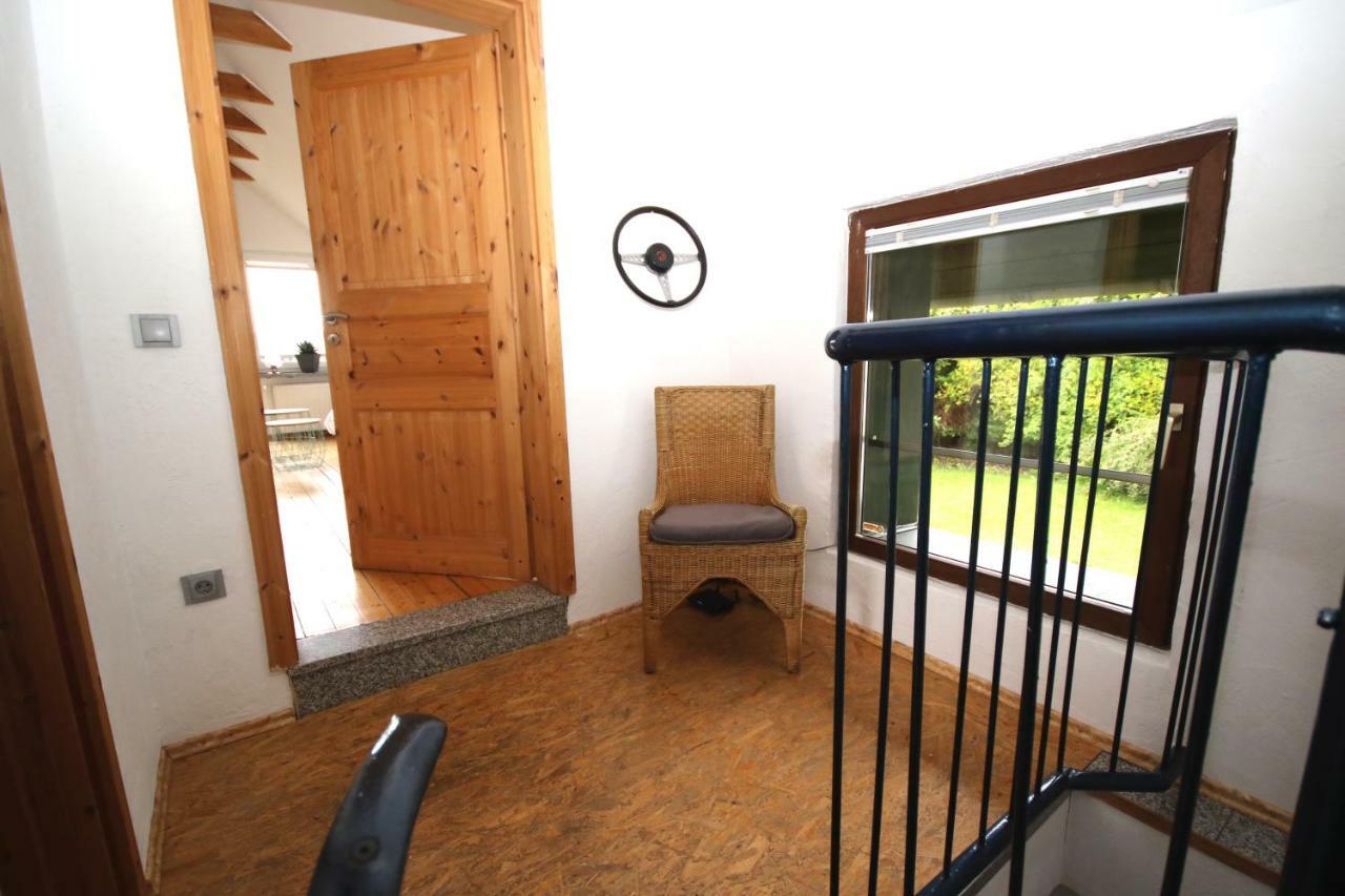 Kleines Haus Mitten In Der Natur Mit Eigener Terrasse Und Sonnenbalkon Halver Eksteriør billede