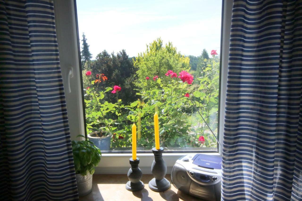 Kleines Haus Mitten In Der Natur Mit Eigener Terrasse Und Sonnenbalkon Halver Eksteriør billede