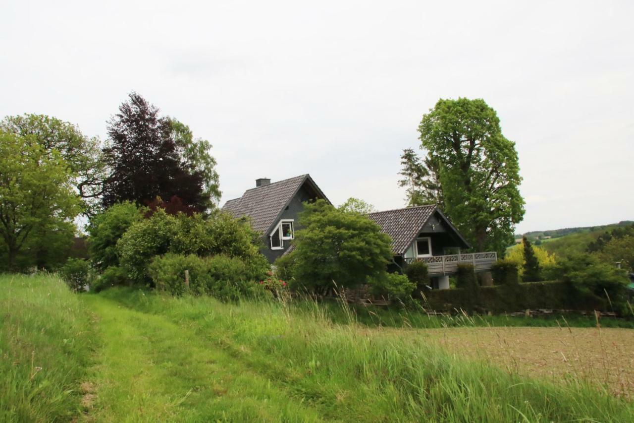 Kleines Haus Mitten In Der Natur Mit Eigener Terrasse Und Sonnenbalkon Halver Eksteriør billede