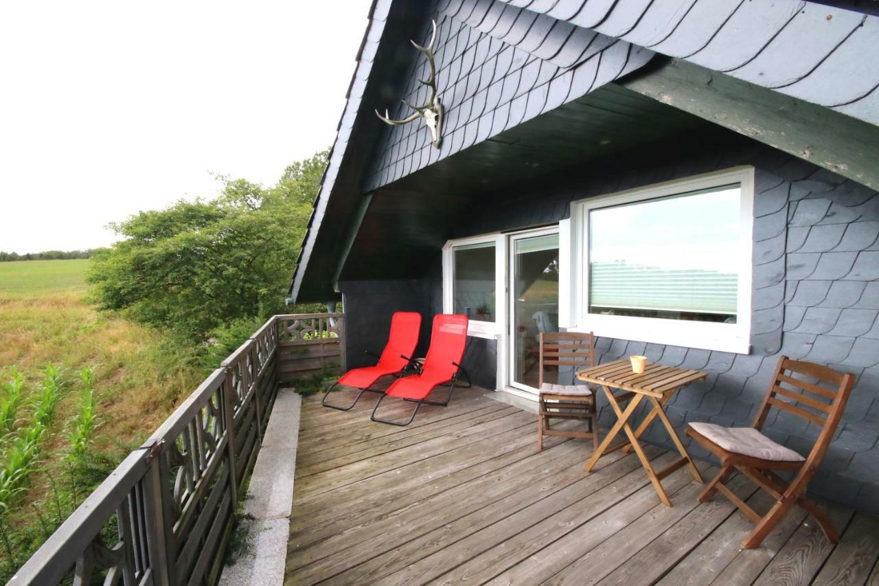 Kleines Haus Mitten In Der Natur Mit Eigener Terrasse Und Sonnenbalkon Halver Eksteriør billede